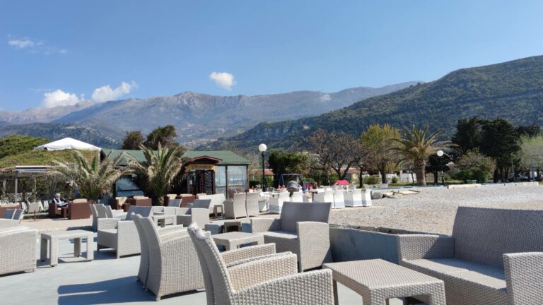 Vlada “blokirala” dolazak sezonaca iz Azije, hotelijeri najavljuju blokadu tunela Sozina