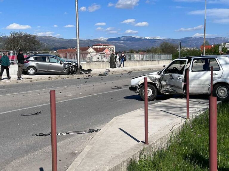 Nikšić: U udesu povrijeđene četiri osobe