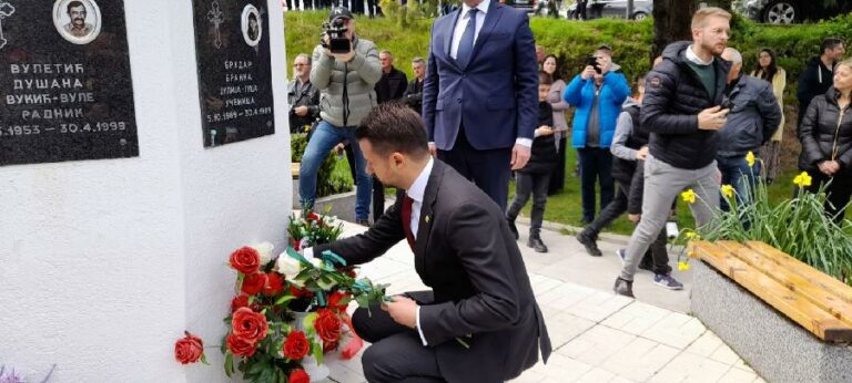 (VIDEO) Milatović u Murini položio vijenac žrtvama bombardovanja