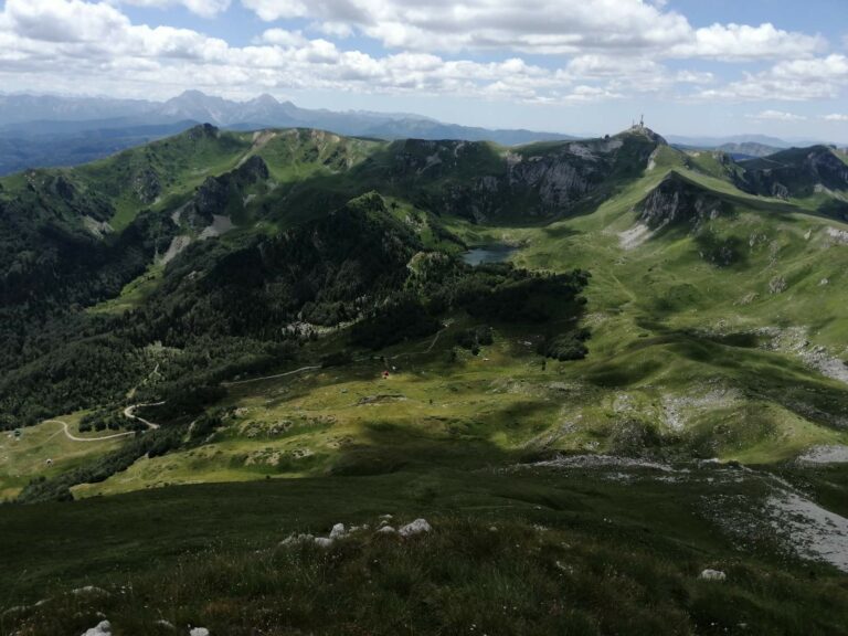 Oblačno sa sunčanim intervalima
