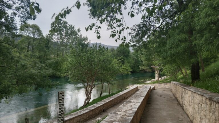 Promjenljivo oblačno, moguća kiša