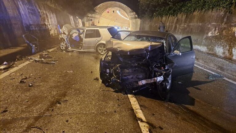 Udes kod tunela Vrmac, nekoliko osoba lakše povrijeđeno