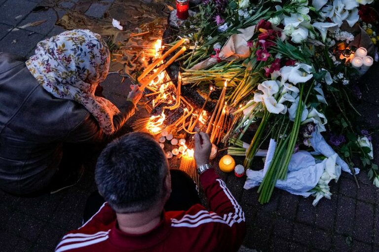 Srbija u žalosti, građani odaju poštu stradalima