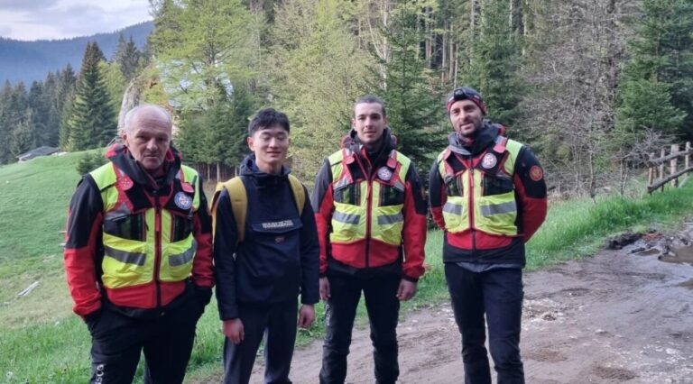 Borba sa vjetrom, maglom, pogrešnim koordinatama: Nakon 12 sati na Durmitoru spašen Kinez