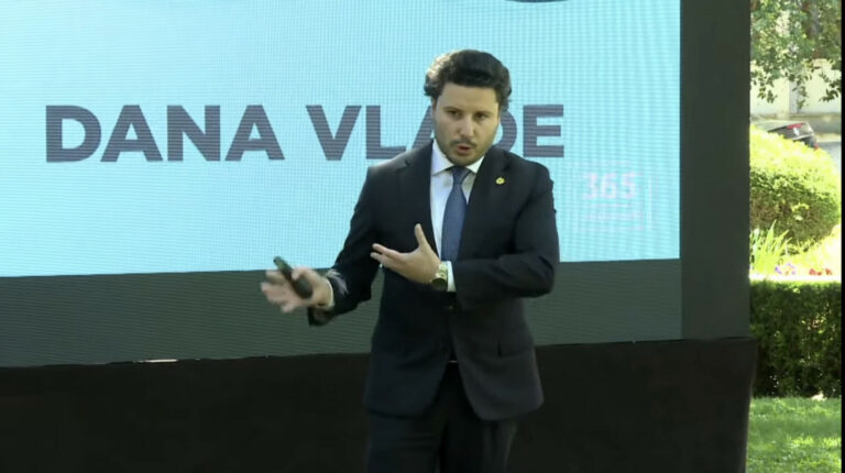 Abazović: Vlada radila u šestoj brzini, ruši se sva priča o bankrotu Crne Gore, Budva kao Sao Paulo