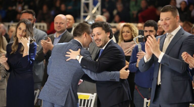 Demokrate i URA pod sloganom “Hrabro se broji”