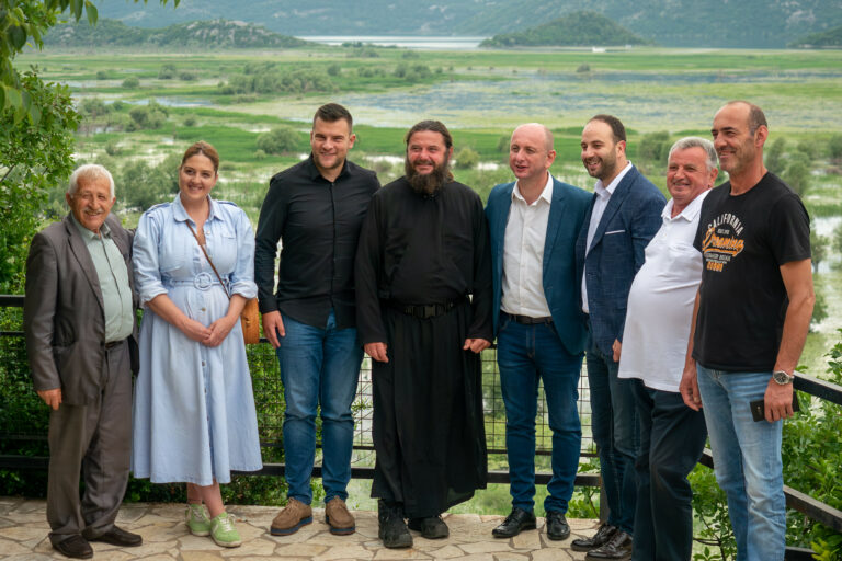 Knežević posjetio manastir Kom: Možda smo mali brojem i teritorijom, ali smo jaki duhom i vjerom