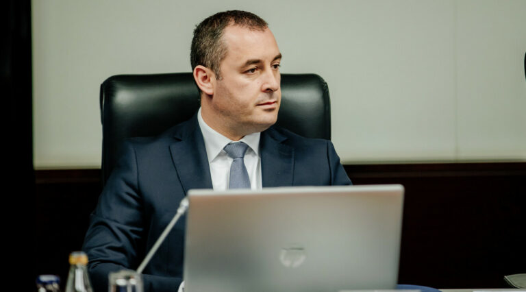 Ljekarska komora: Šćekić da se javno izvini ljekarima i građanima