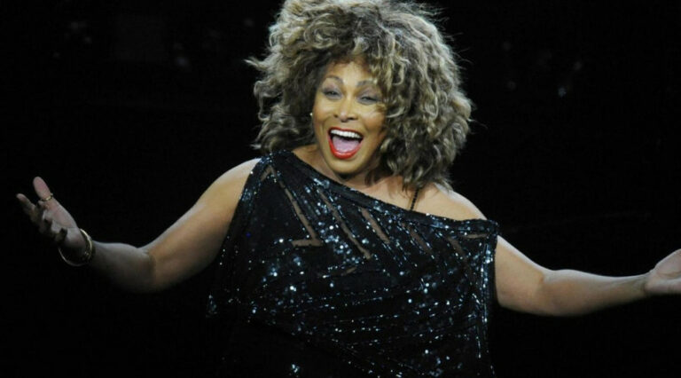 Preminula Tina Tarner