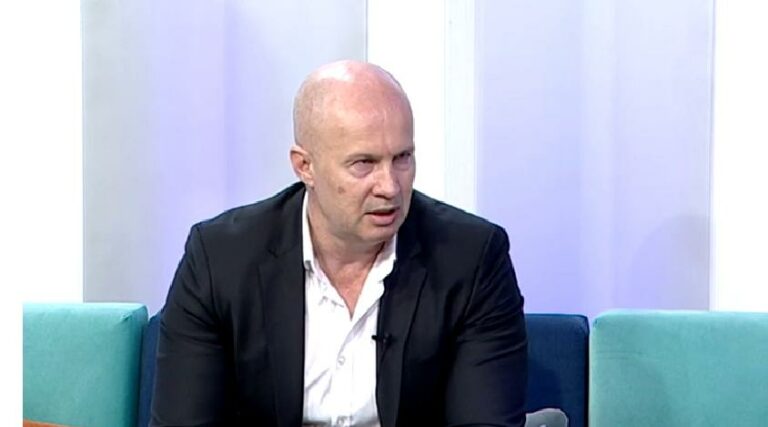 Drašković: Proširenje otvorenosti aerodroma donijelo bi milionski minus