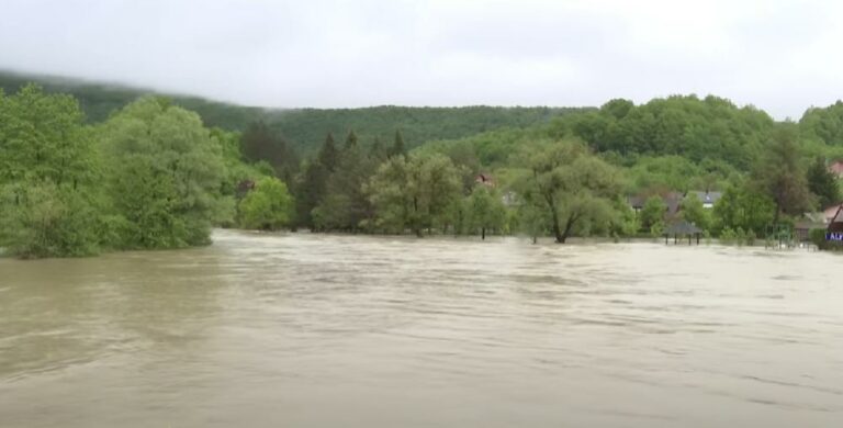 Zbog poplava vanredna situacija u Novom Gradu, u Bihaću stanje prirodne nesreće 