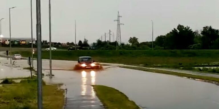 Nevreme pravilo haos u delovima Srbije: Vanredno u okolini Požege i Užica, putevi u Zlatiborkom okrugu osposobljeni 