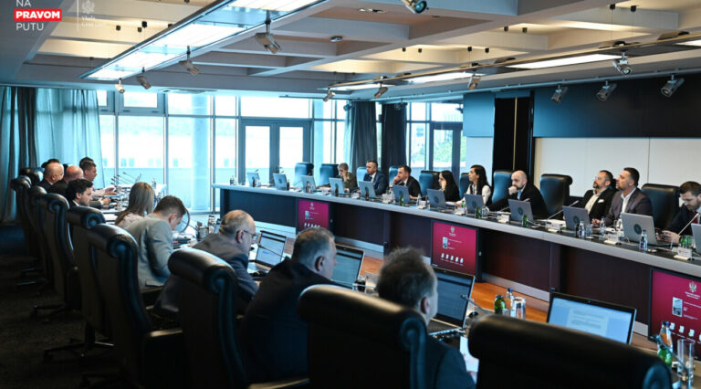 Odlazeća Vlada nastavlja sa novim kadriranjima