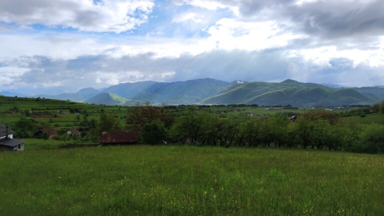 Sjutra oblačno, mjestimično kiša