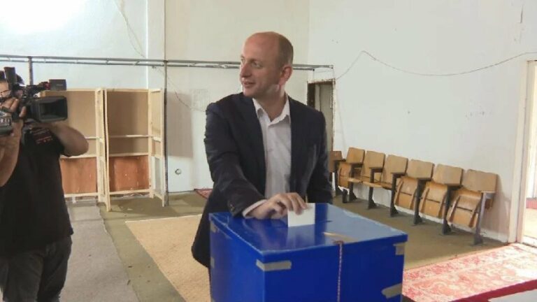 Milan Knežević glasao u Zeti