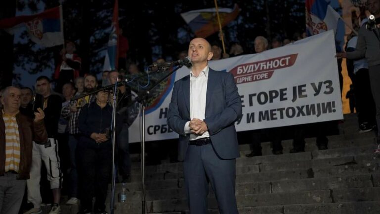 Knežević: Bez zvona na Visokim Dečanima ne mogu zvoniti zvona u Ostrogu i Cetinjskom manastiru
