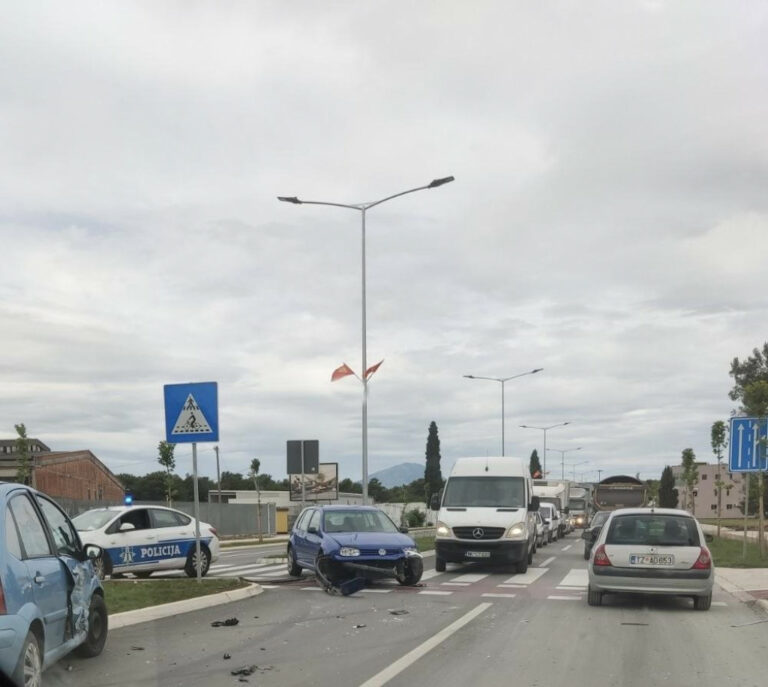 Udes na bulevaru Podgorica – Tuzi, usporen saobraćaj