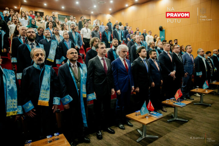 Abazoviću u Istanbulu uručen počasni doktorat