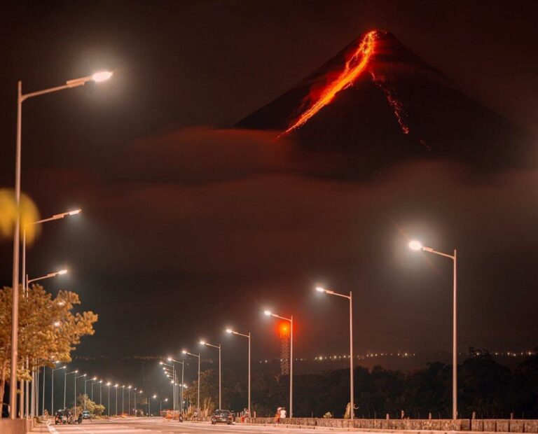 Najmanje 14.000 ljudi evakuisano na Filipinima zbog vulkana Majon