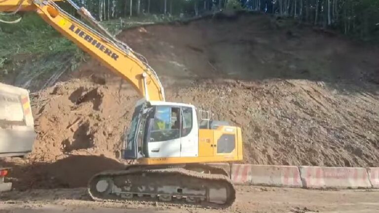 Sanirano klizište u Skrbuši, od podne saobraćaj u funkciji