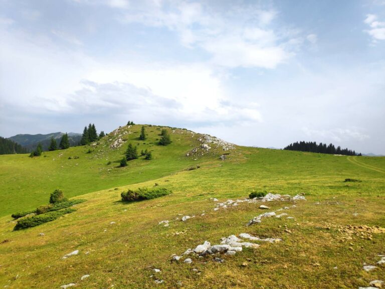 Sunčano i veoma toplo, tokom noći naoblačenje
