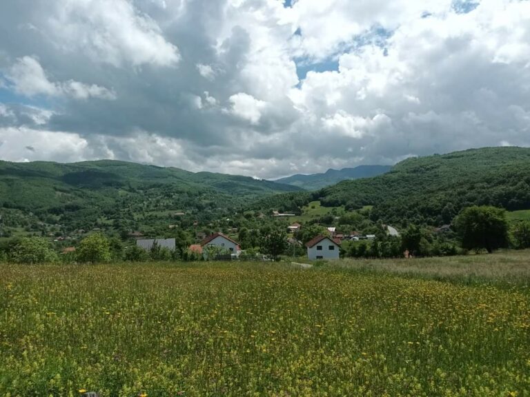 Oblačno sa sunčanim intervalima