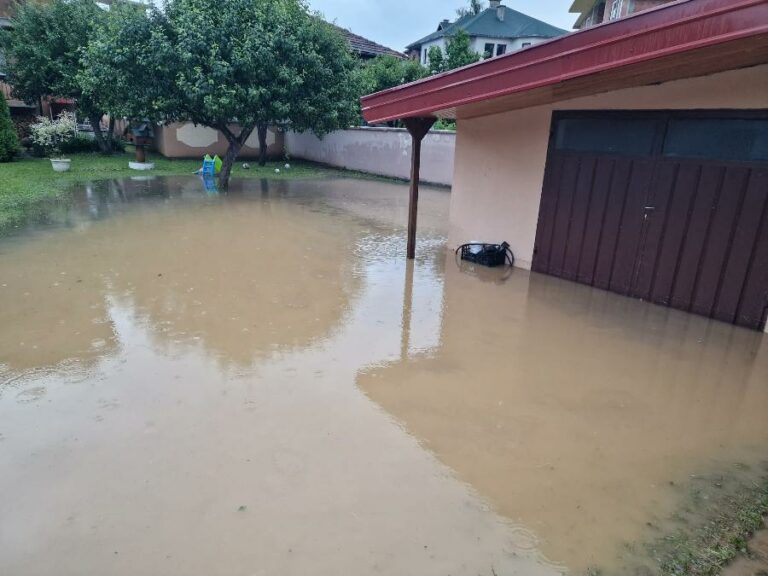 Poplave u Rožajama, naselje Ibarac pod vodom