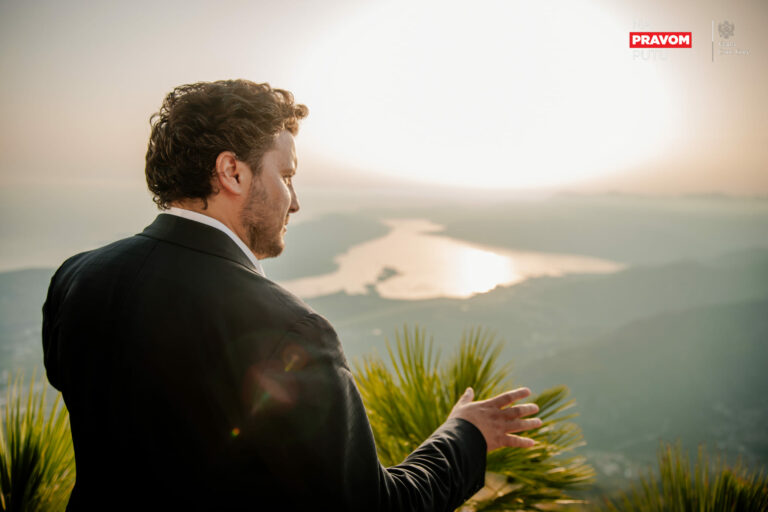 Abazović na probnoj vožnji žičarom Kotor – Lovćen