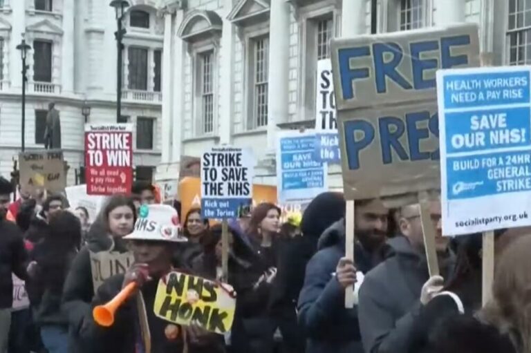 Hiljade ljekara u Engleskoj u štrajku: Bolnice paralizovane