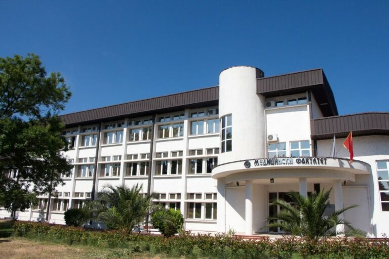 Na prijemnom za upis na Medicinskom fakultetu pale 32 „Luče“