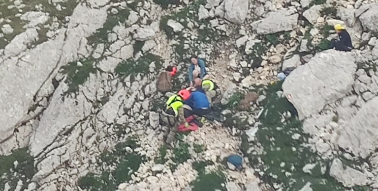 Pripadnici Vazduhoplovstva Vojske Crne Gore spasili državljanku Rumunije