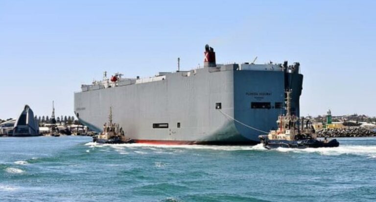 (FOTO) Drama u Severnom moru: Gori teretni brod sa skoro 3.000 automobila, ima mrtvih i povređenih