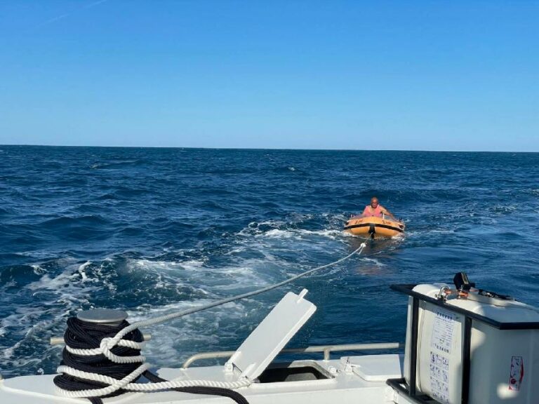 Spašen Slovenac na moru kod Buljarice, bura ga nosila sa gumenim čamcem