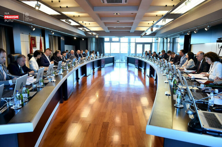 Vlada: U skladištima VCG 967 tona viška ubojnih sredstava, 55 prodato, ali ih komisionari i kupci nijesu preuzeli