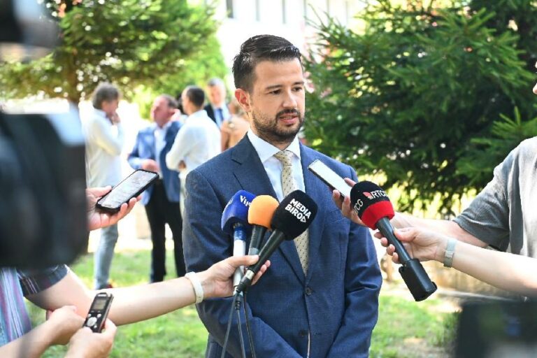 MILATOVIĆ PORUČIO: Crna Gora može do prosječne zarade od 1.000 eura