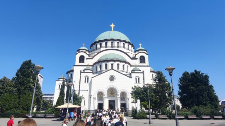Danas u podne zvoniće zvona na svim hramovima SPC