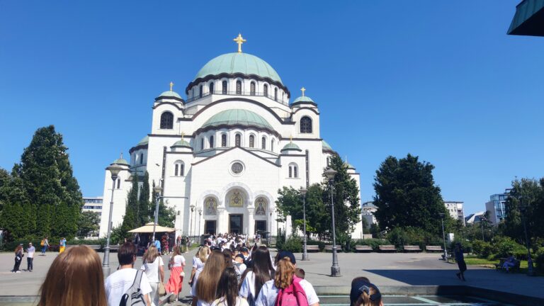 (FOTO) Djeca iz Crne Gore u posjeti Beogradu