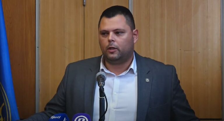 SJEDNICA SKUPŠTINE OPŠTINE NIKŠIĆ: Predlog za smjenu Kovačevića skinut sa dnevnog reda