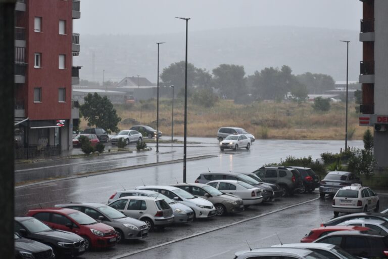 AMSCG: Oprez zbog mokrih i klizavih puteva