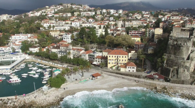 Herceg Novi: Državljani Turske osumnjičeni za krijumčarenje ljudi