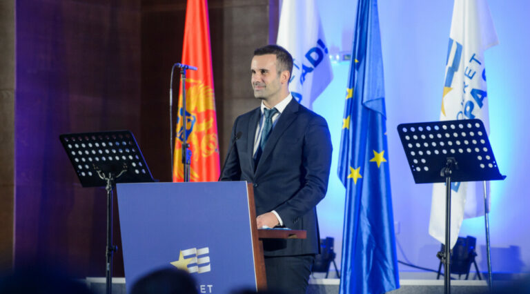 PES: Abazović umislio da tehnički mandat može trajati cijeloga života