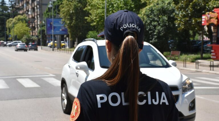 Na pješačkom prelazu povrijeđeni žena i dvoje djece