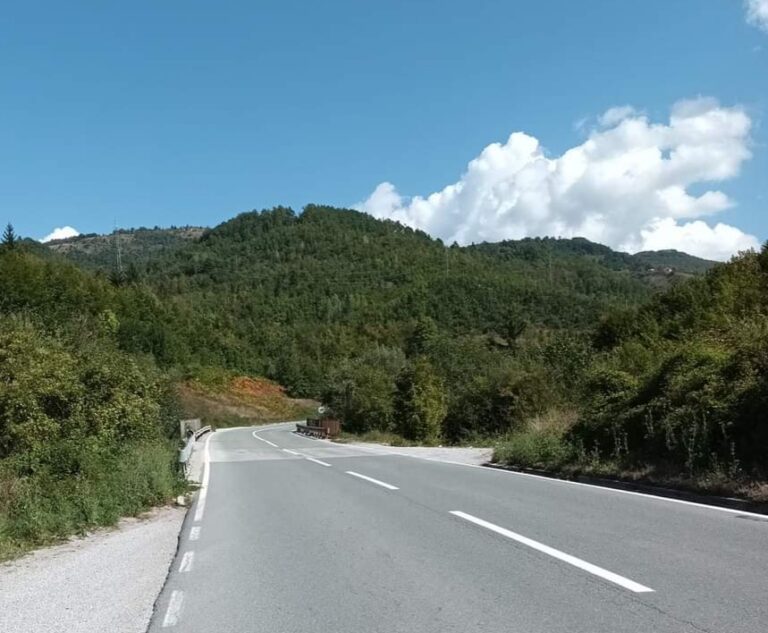 Putevi suvi, na dionicama koje prolaze kroz usjeke moguća pojava odrona