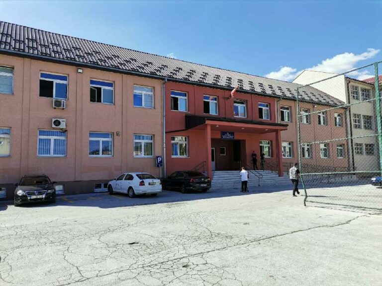 BIJELO POLjE: Maturant potezao svadbarski pištolj na učenike, priveden na saslušanje