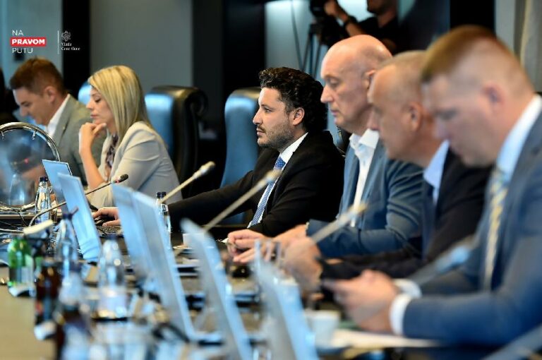 BROJNE NELOGIČNOSTI: Abazović tražio da se ispita konkurs za direktora ACV