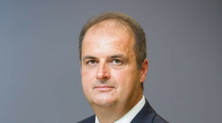 Nimanbegu podnosi ostavku na poslaničku funkciju