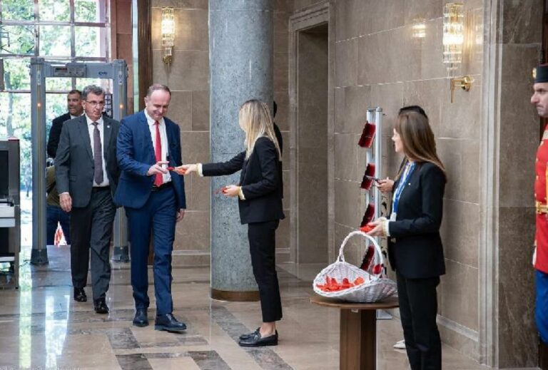 ALBANSKI FORUM: Đeljošaj potpredsjednik Vlade, Dukaju javna uprava