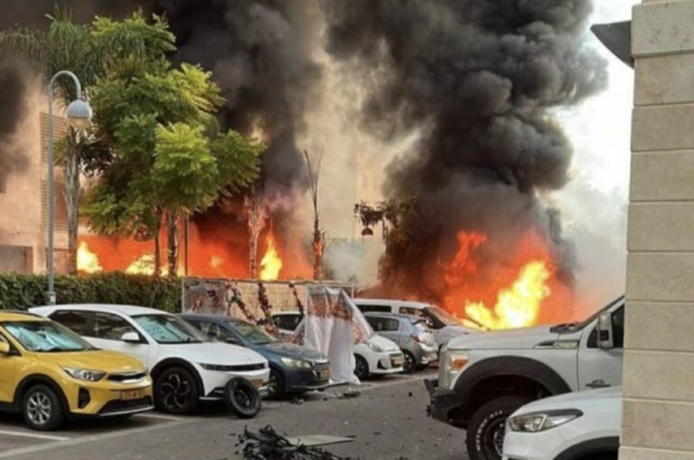 Izrael: Netanjahu proglasio ratno stanje, desetine poginulih