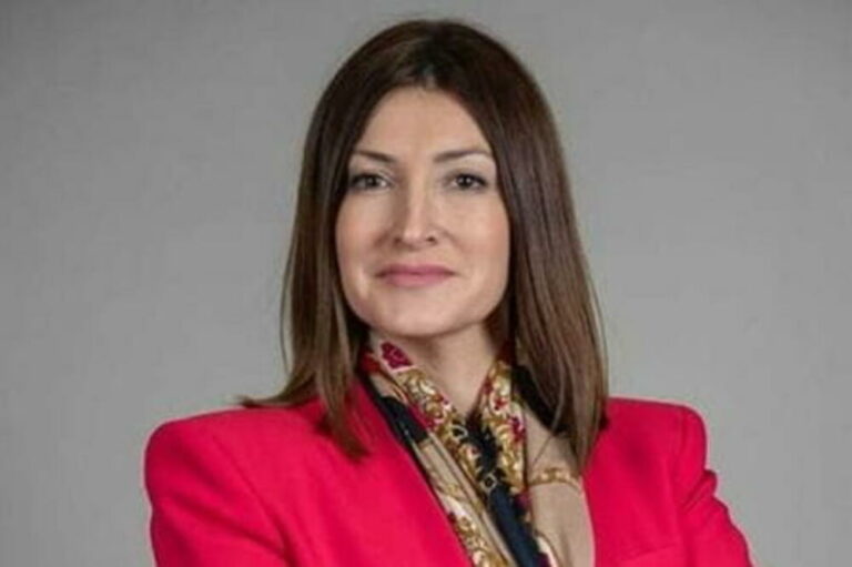 Kljajić: Degradacija struke i medicinskih načela, Šćekić bolje da se pomoli za opravku mamografa