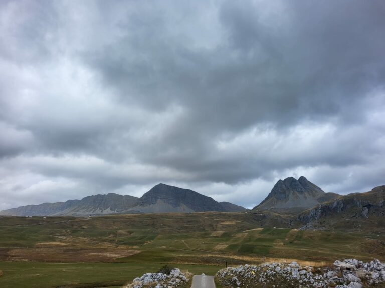 Danas kiša, do 23 stepena